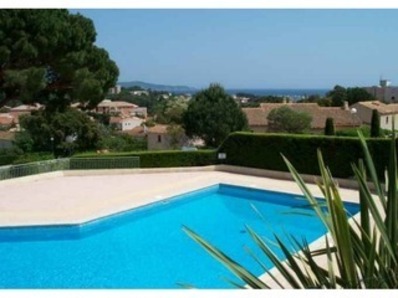 Location Joli 2 pi&egrave;ces climatis&eacute; dans une r&eacute;sidence avec piscine